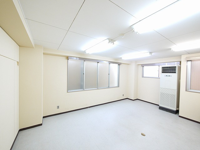 千曲ビルの内装