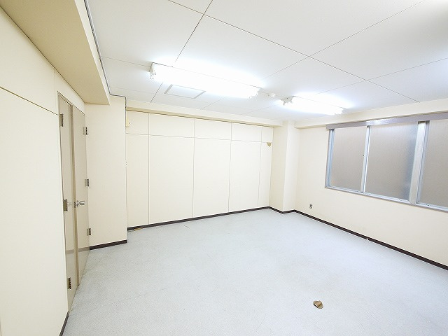 千曲ビルの内装