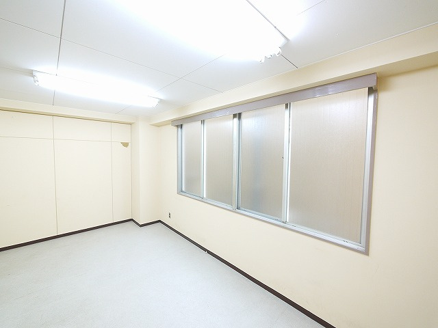 千曲ビルの内装