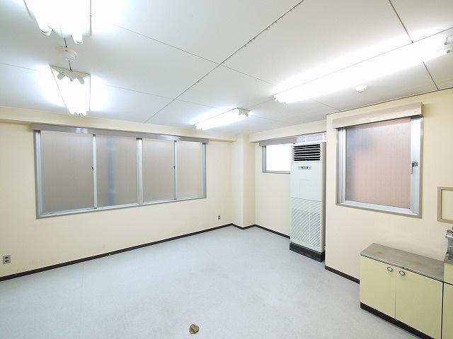 千曲ビルの内装