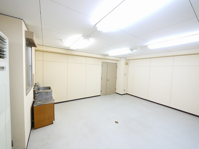 千曲ビルの内装