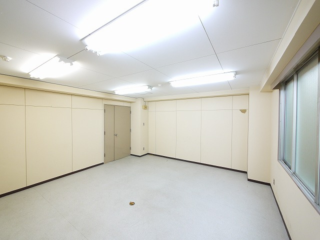 千曲ビルの内装