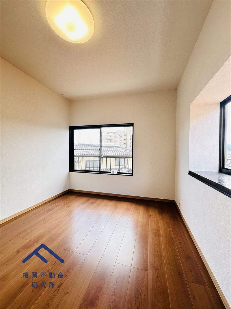 春日市若葉台西４丁目　戸建ての洋室