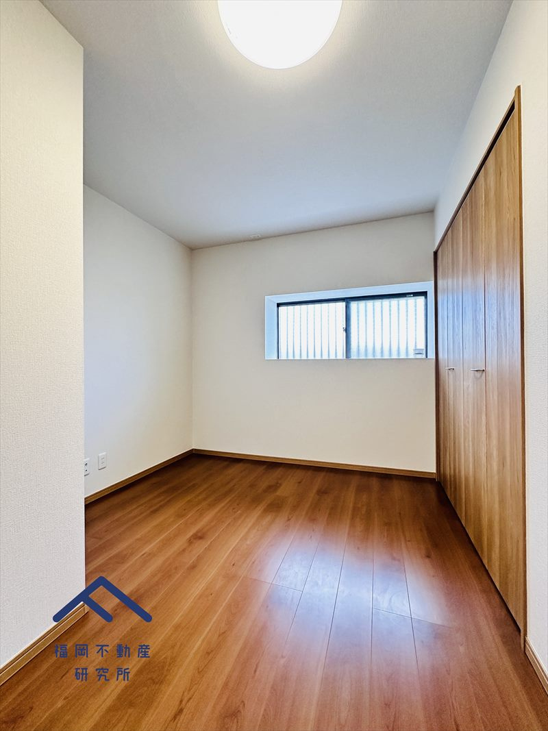 春日市若葉台西４丁目　戸建ての洋室