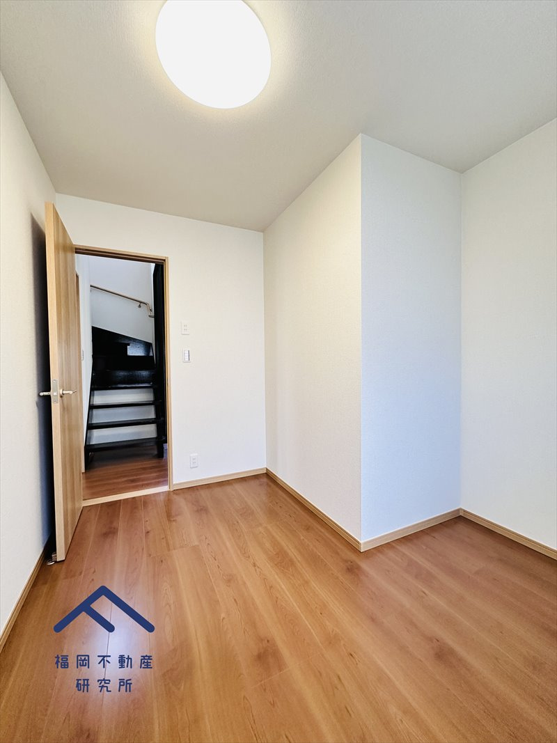 春日市若葉台西４丁目　戸建ての洋室