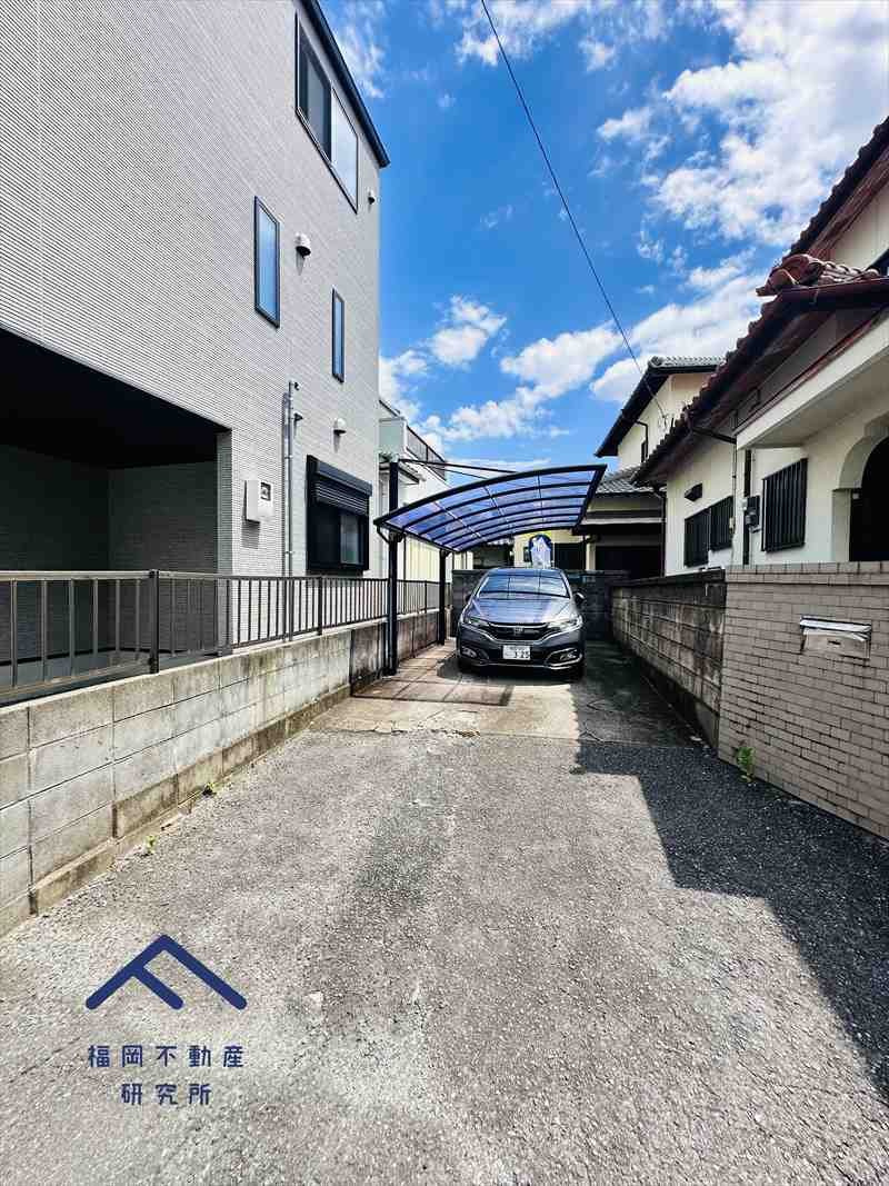 春日市若葉台西４丁目　戸建ての駐車場