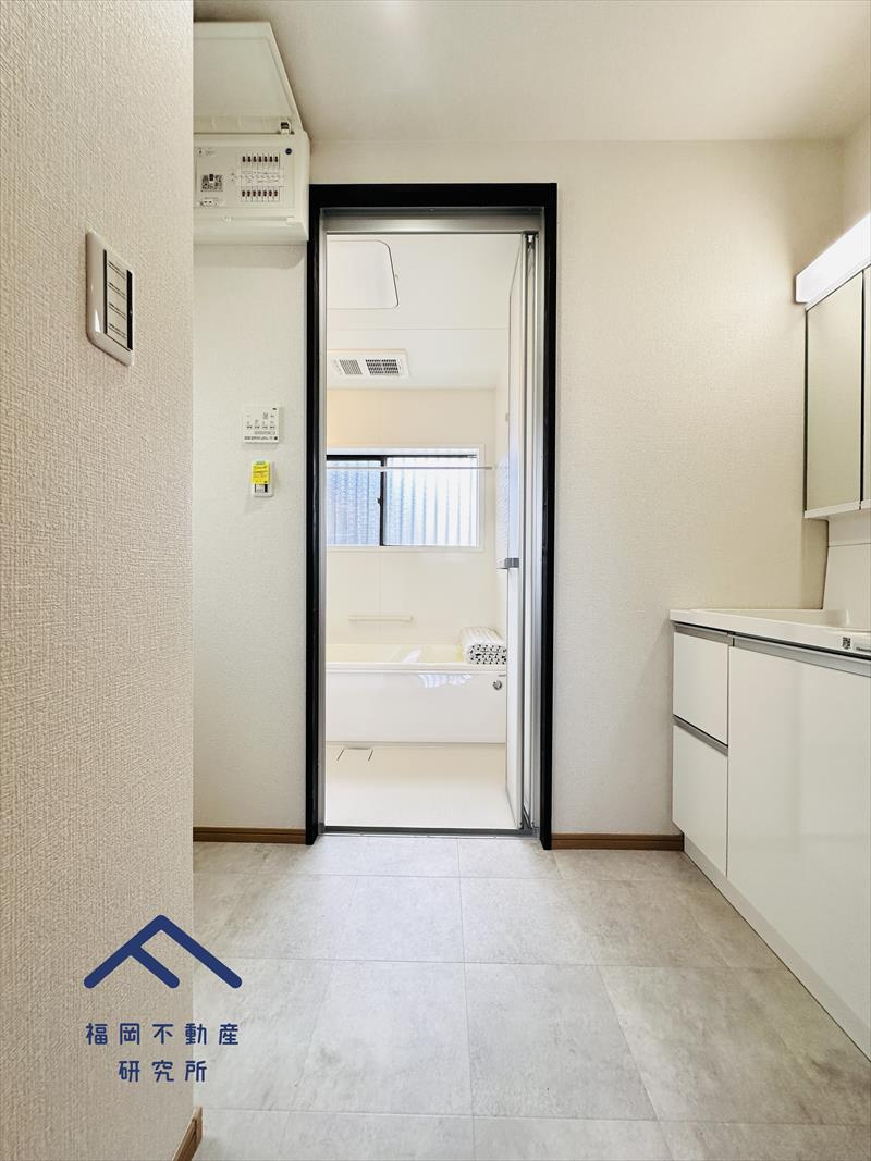 春日市若葉台西４丁目　戸建ての洗面所