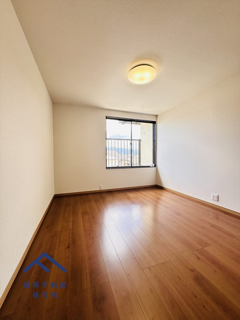 春日市若葉台西４丁目　戸建ての洋室