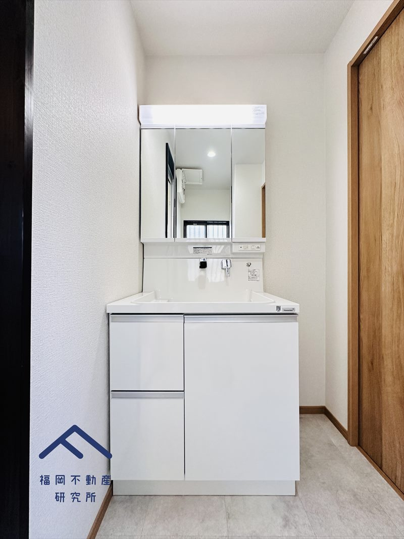 春日市若葉台西４丁目　戸建ての独立洗面台