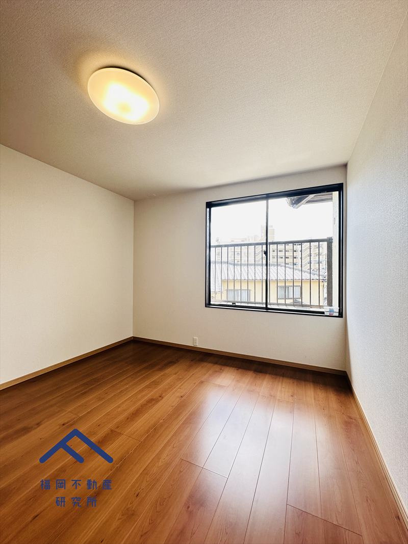 春日市若葉台西４丁目　戸建ての洋室