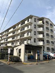 グリーンヒル東箕面4号棟の外観