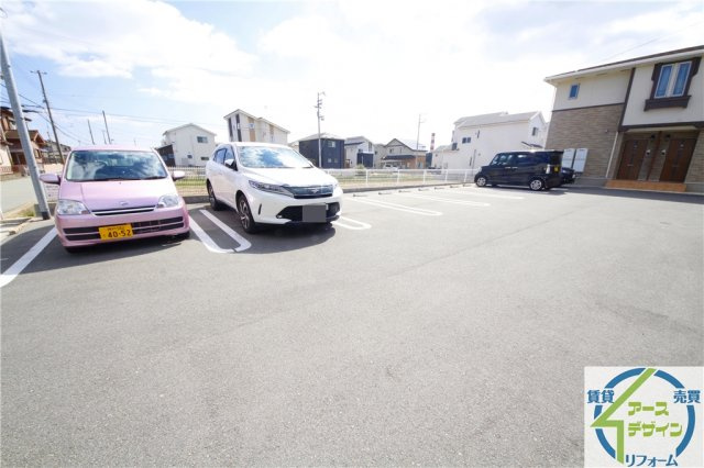 レジデンス池田の駐車場|駐車場に車を止められます