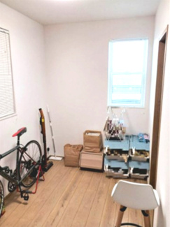 【洋室】 | 東久留米市中央町4丁目　中古戸建 | キッチン奥のサービスルーム（納戸）です。