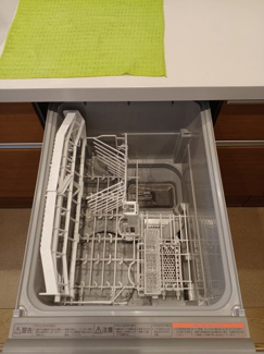 【キッチン】 | 東久留米市中央町4丁目　中古戸建 | 食器洗い乾燥機付きで便利です。