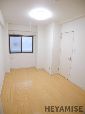 ガーデン桜坂の洋室|※同間取りの別の階のお部屋の画像です※