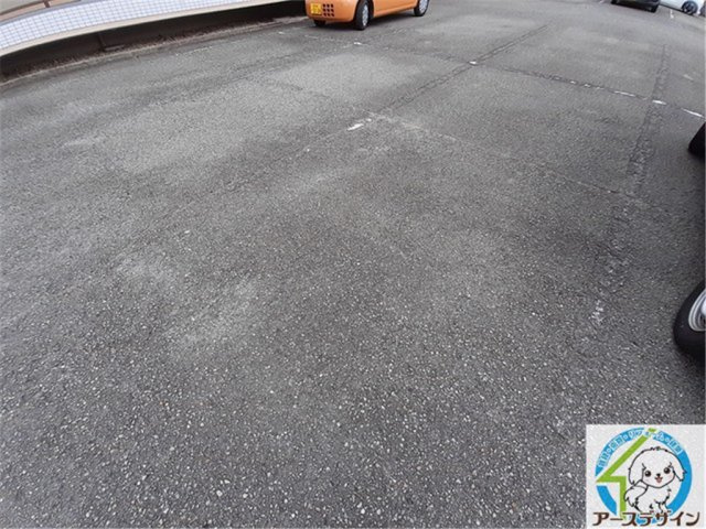 リバーサイドAの駐車場|駐車場完備です