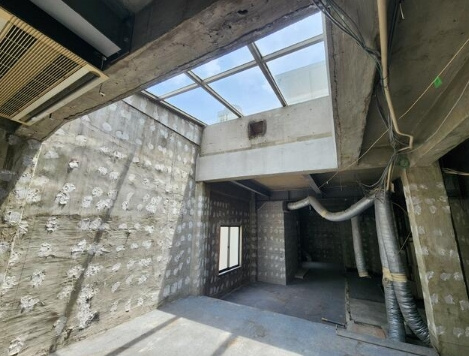 西入中之町店舗のロビー