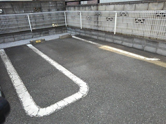 ヴィオラⅡの駐車場