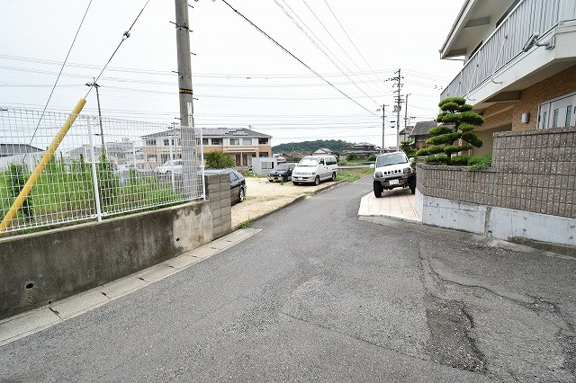 香西西町アパートの周辺