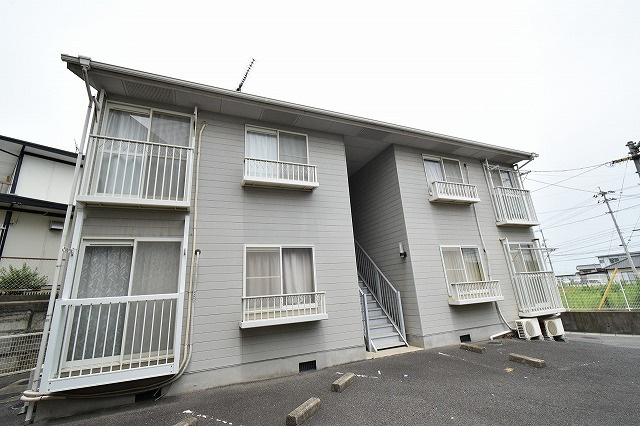 香西西町アパートの外観
