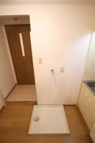 【設備】 | メゾンアルカディア金剛 | 室内洗濯機置場
