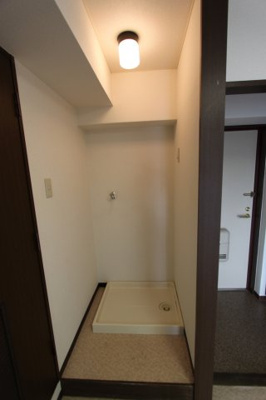 【設備】 | 第十三ショーケービル | 洗濯機置場
※お部屋写真は参考です