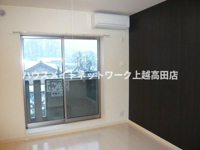 プリヨン高田の居間・リビング|LDK12.7帖