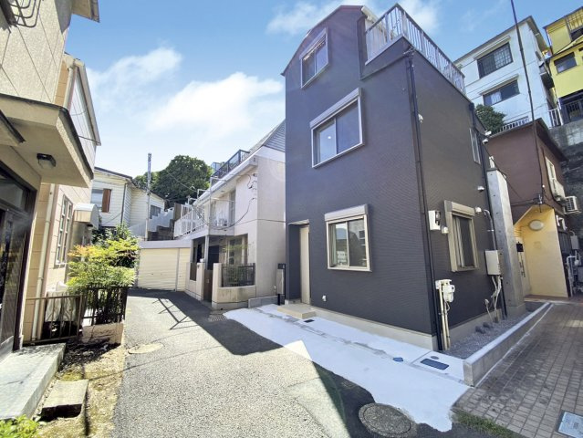 北区赤羽西3丁目 限定1棟の前面道路含む現地写真|南東向き♪陽当り良好！
穏やかな住環境　暮らし心地の良い人気エリアです