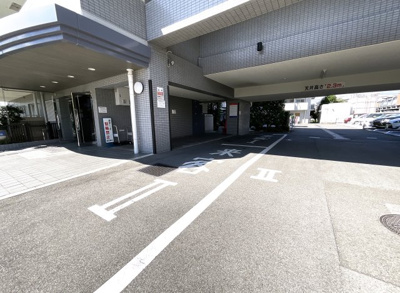 【駐車場】 | シャルマンコーポ伏見向島 | 【来客用駐車場】使用料：60分50円《24時間以内》