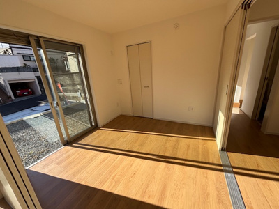 【洋室】 | 神戸市西区秋葉台2丁目　新築戸建　仲介手数料無料！ | 広々とした洋室です