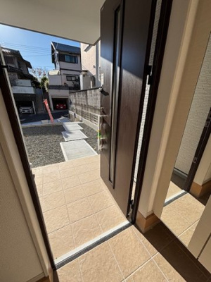 【玄関】 | 神戸市西区秋葉台2丁目　新築戸建　仲介手数料無料！ | ゆったりとした玄関です