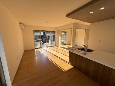 【居間・リビング】 | 神戸市西区秋葉台2丁目　新築戸建　仲介手数料無料！ | 使いやすい居間です