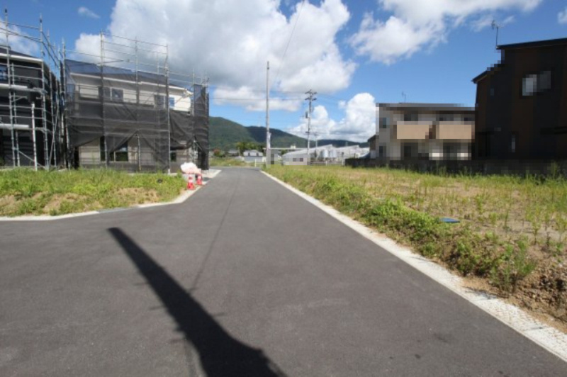 土佐市蓮池　建築条件なし　売土地　7号地　新造成地（全8区画）の前面道路含む現地写真