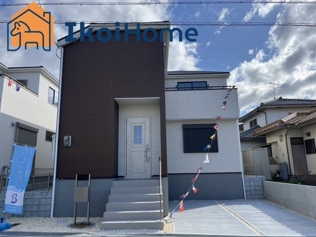 神戸市西区水谷2丁目　新築一戸建のエントランス|施工例　●年中無休：当日予約可●庭にはウッドデッキを作ることで楽しみが増え、お家でアウトドアも！
