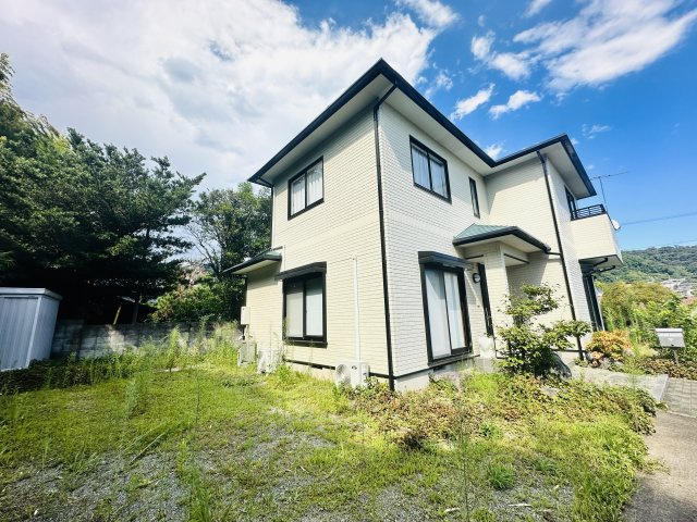 秦野市名古木　敷地271坪住友林業施工の大型中古住宅の外観