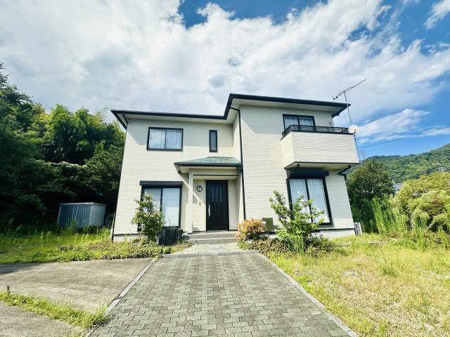 秦野市名古木　敷地271坪住友林業施工の大型中古住宅