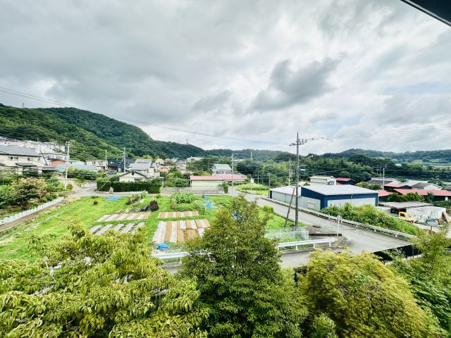 秦野市名古木　敷地271坪住友林業施工の大型中古住宅の展望