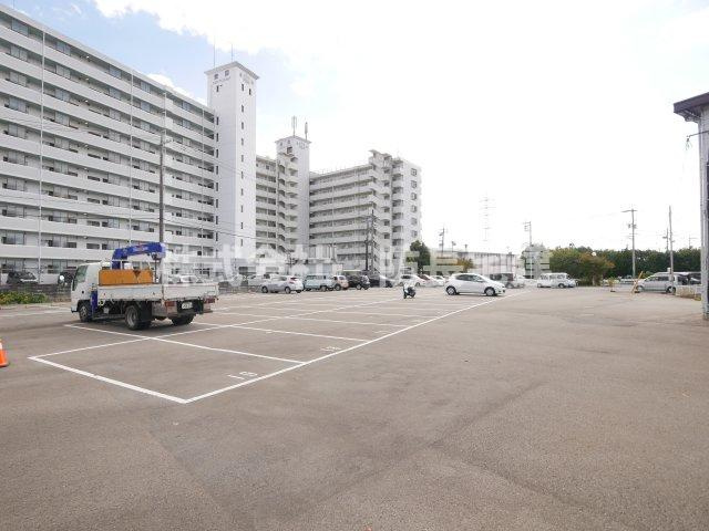 はぐるま座貸事務所の駐車場|駐車場に車を止められます