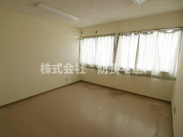 はぐるま座貸事務所の居間・リビング|こちらのリビングで趣味の時間をお楽しみください