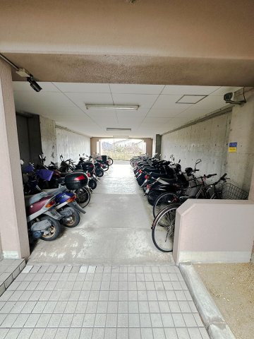 サンライズマンション岩出Ⅷの駐輪場