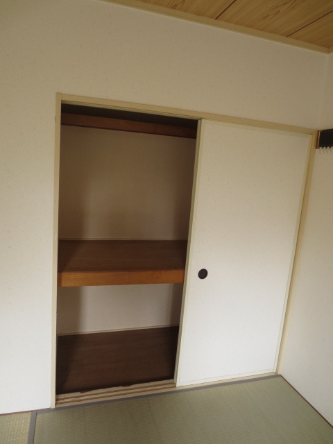 クレールコートA棟の収納
