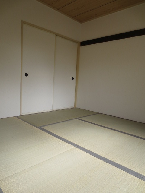 クレールコートA棟の和室