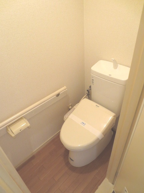 クレールコートA棟のトイレ|温水洗浄便座