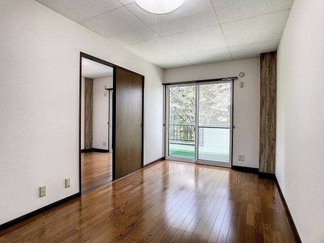 新生活、ととのいました。の居間・リビング|シンプルできれいな部屋です