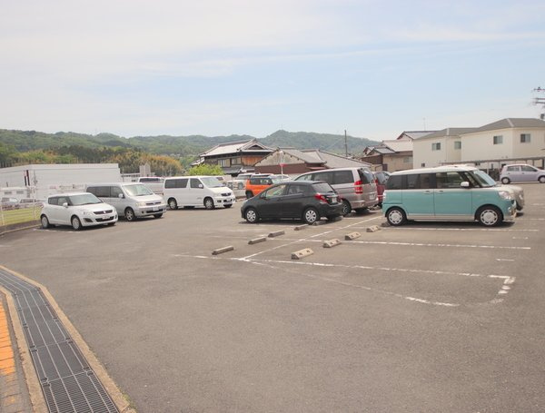第2サンコウハイツの駐車場