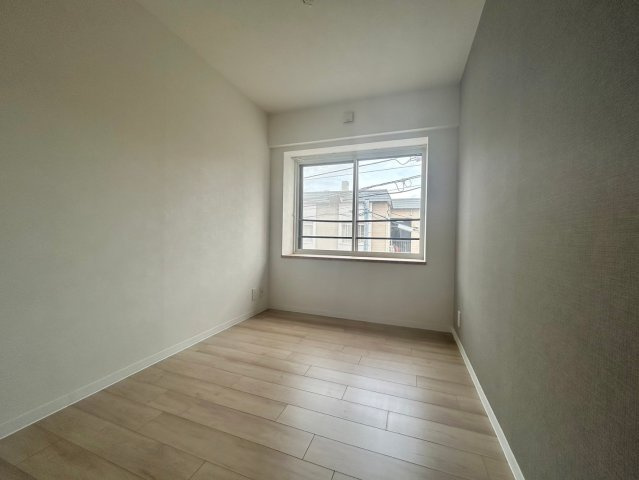 ダイアパレス麻生第二の洋室