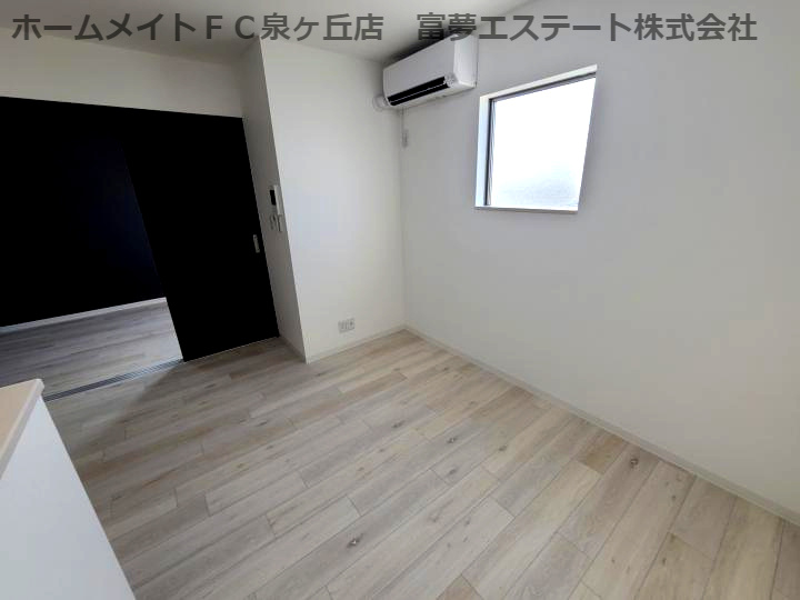ジーメゾン泉大津エヴァースの居間・リビング