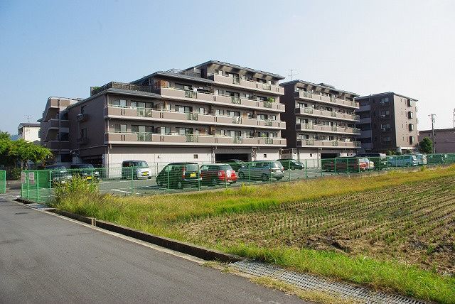 コスモハイツ新大宮の外観