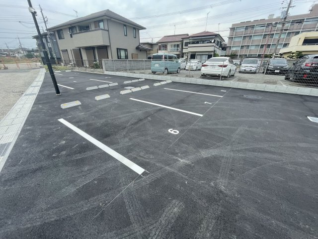 クレアトゥールの駐車場