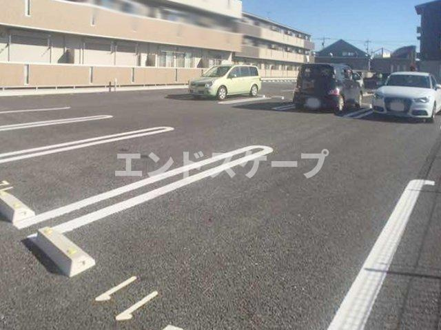 フェニックスの駐車場|高崎、前橋、伊勢崎エリアのお部屋探しはエンドスケープまで！お客様の理想お聞かせ下さい♪